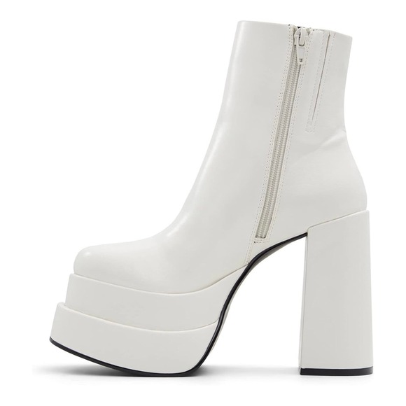 Call It Spring Women's Tenacious Ankle Boot icy white size 9 - Picture 1 of 9